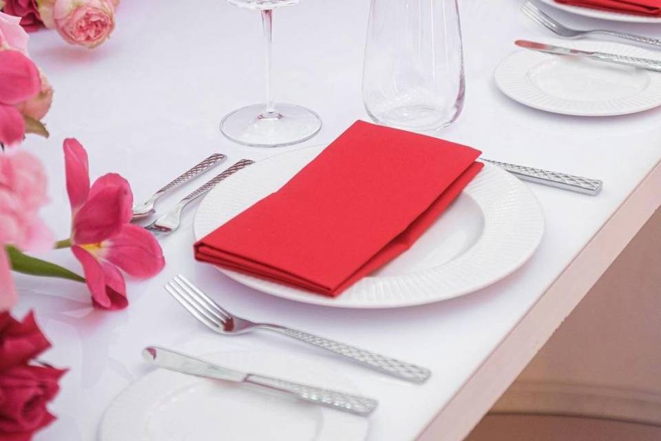 Guest table decor