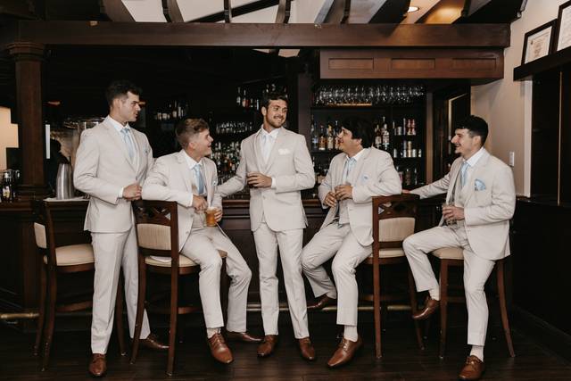 Groomsmen Photos at Bar