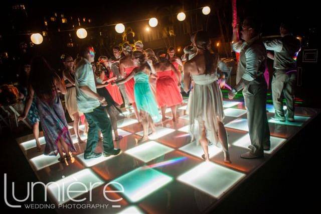 Beach Side Reception with DJ & LED Dance Floor Services