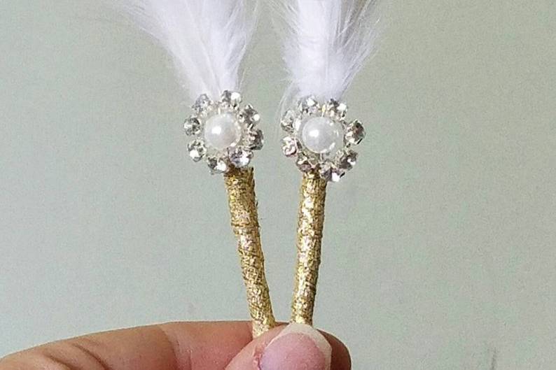 Feather boutonnieres