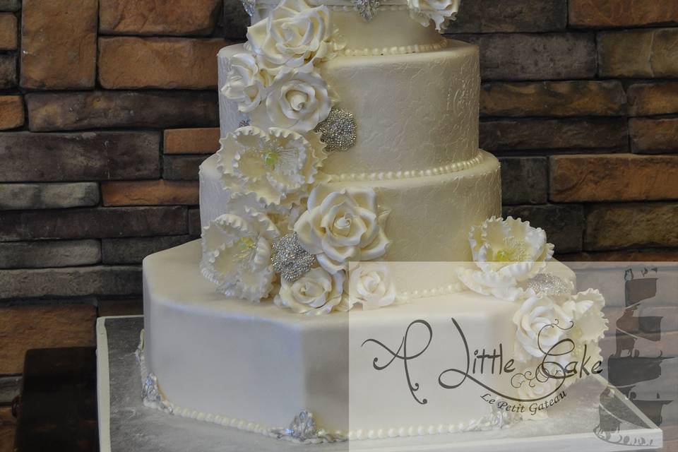 A Little Cake Le Petit Gateau Wedding Cake Park Ridge Nj Weddingwire