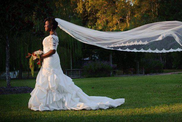 Bride at Chateau Polonez