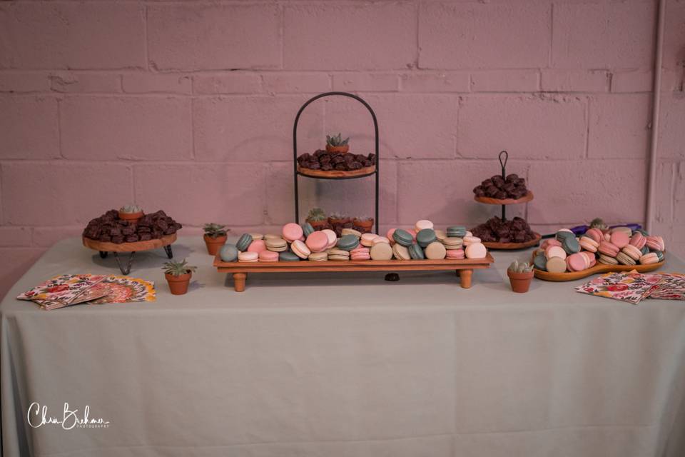 Dessert table macaroons