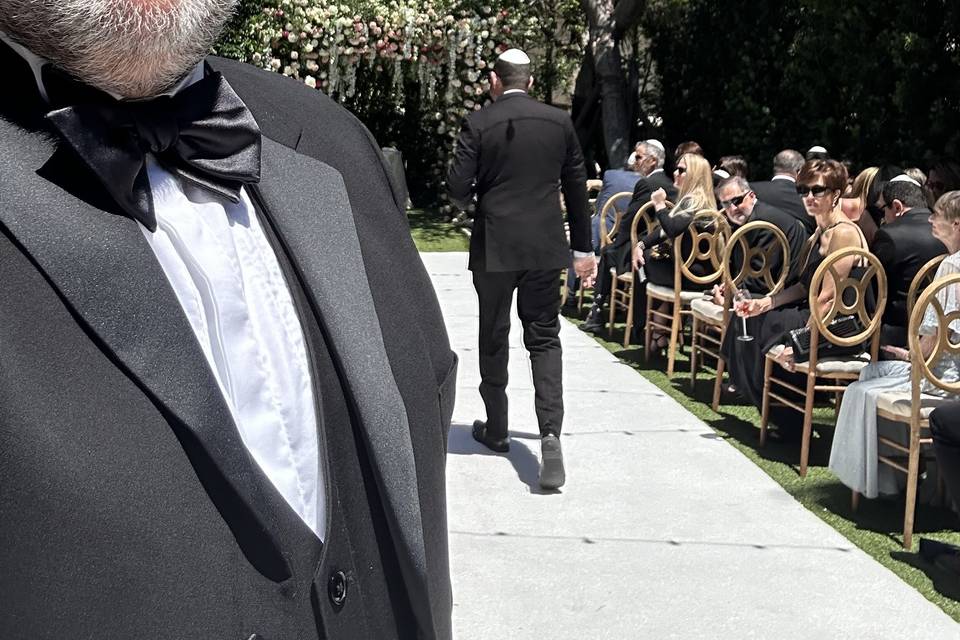 Pose before ceremony