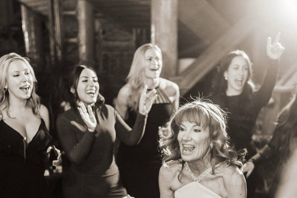 Take Note Entertainment