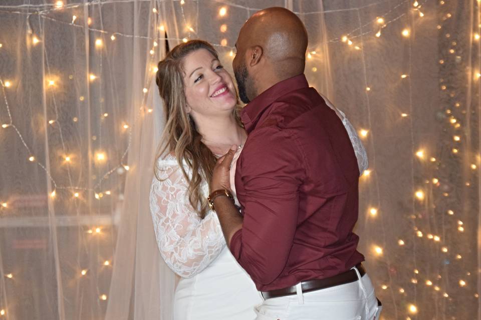 First dance eye contact