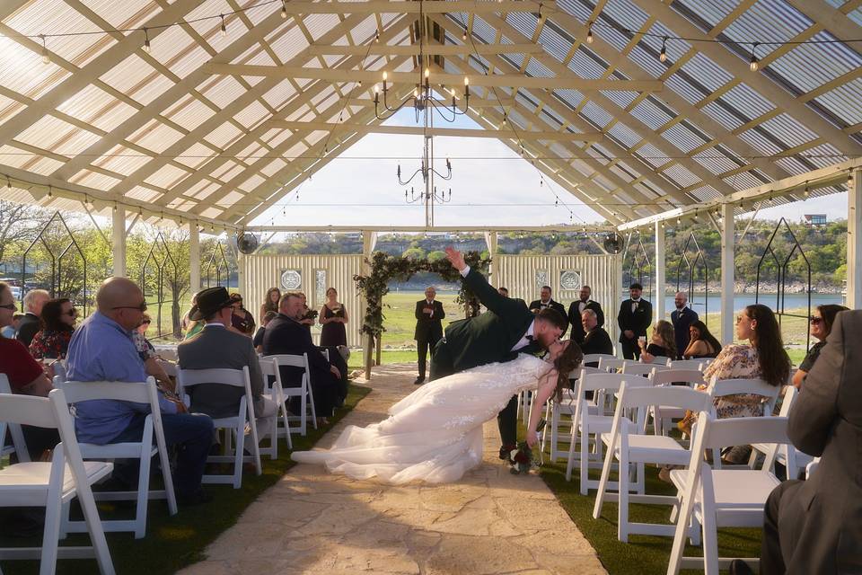 Spicewood, TX Spring Wedding
