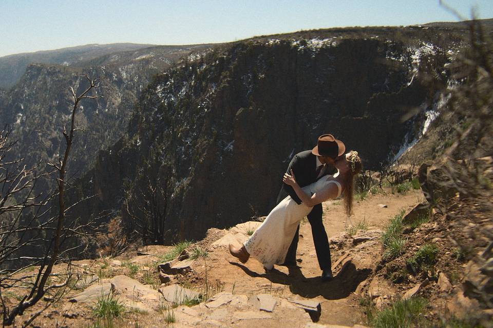 Spicewood, TX spring wedding