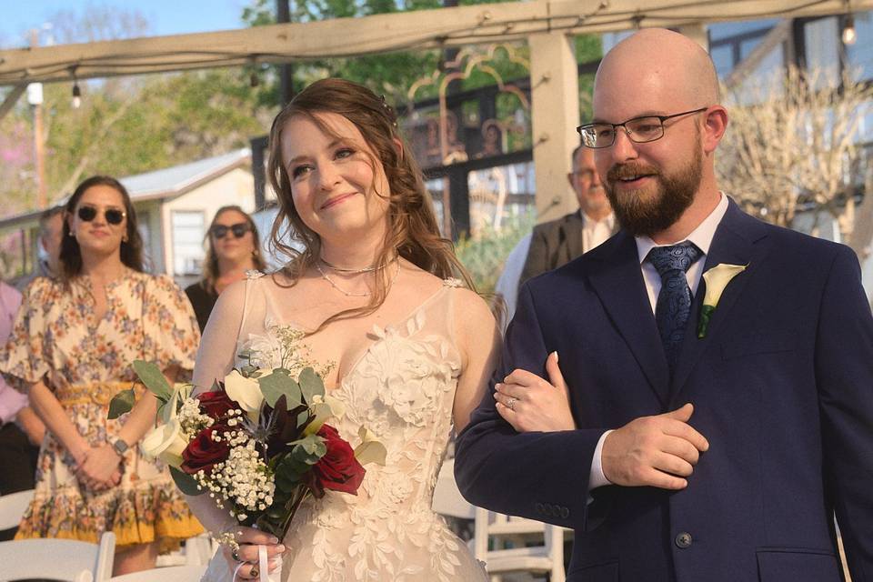 Spicewood, TX spring wedding