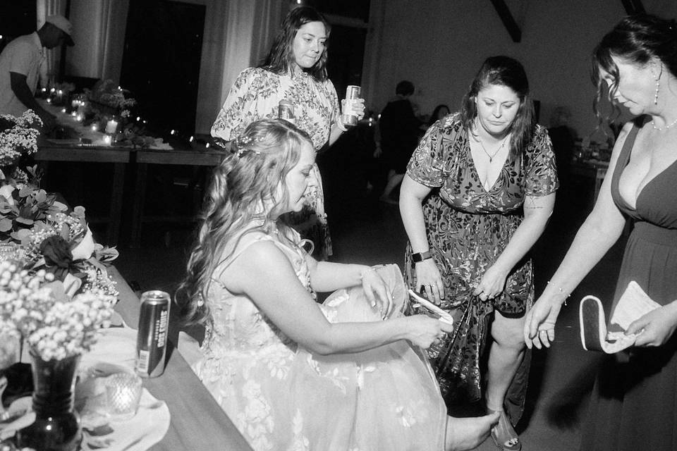 Spicewood, TX spring wedding