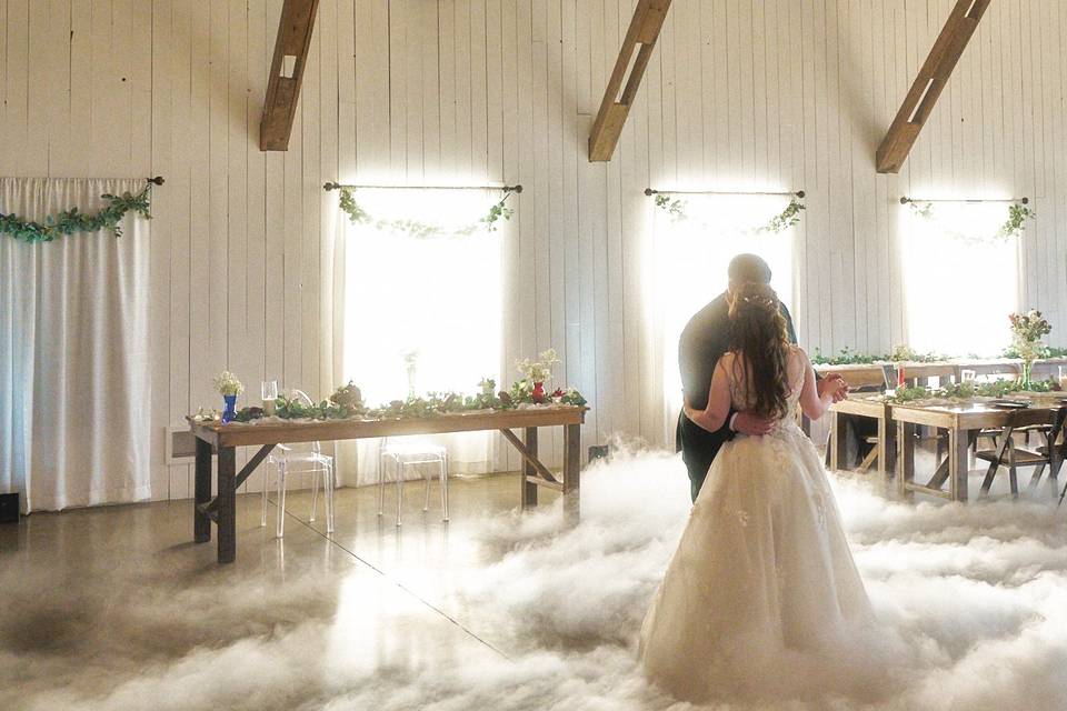 Spicewood, TX spring wedding