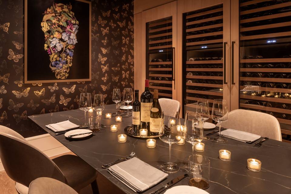 Oak & Amber Dining