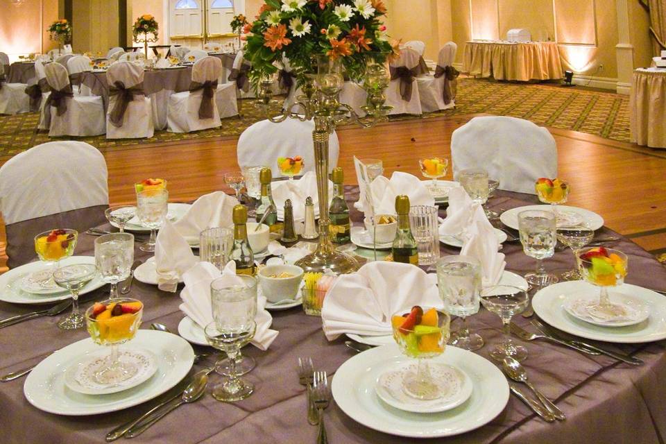 Applegate Ballroom Wedding Reception at the Clarion Hotel & Conference Center in Toms River, New Jersey.Fresh flower centerpieces are included in all Wedding Packages.