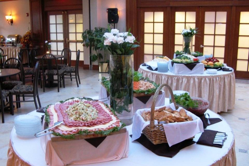 All our wedding packages include chef attended specialty food stations. A variety to chose from.