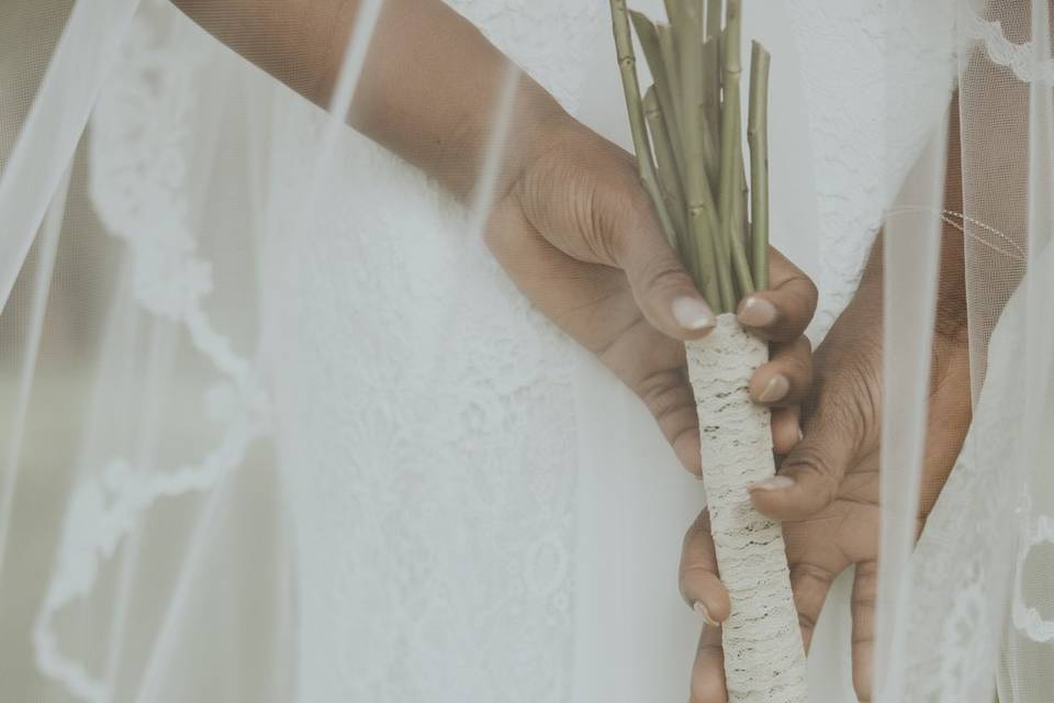 Bouquet Behind the Veil