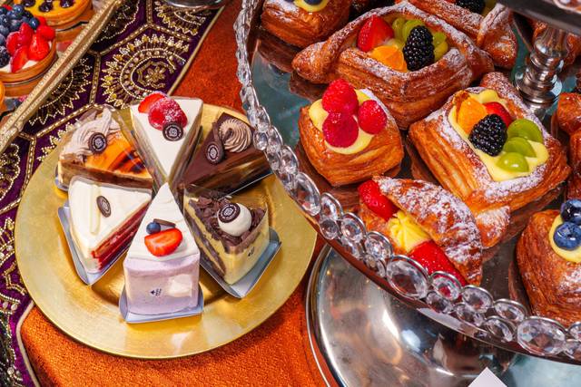 Cake & Berry Tarts