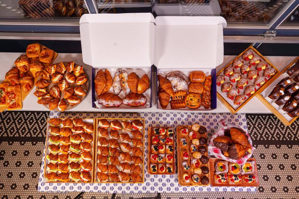 Assorted Pastry Royal