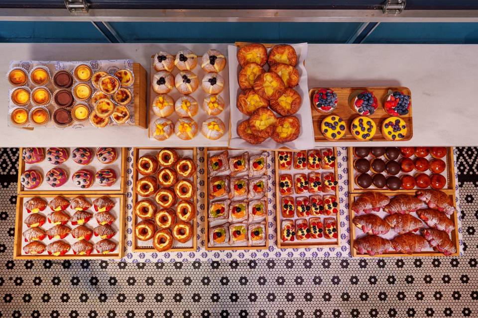 Assorted Pastry Royal