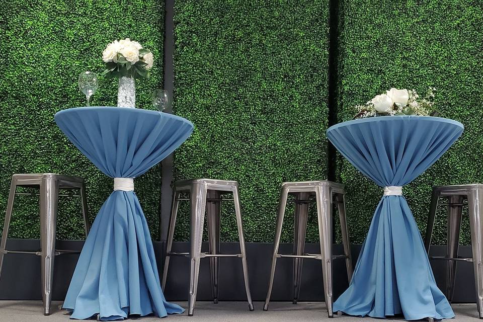 Hedge Walls & Cocktail Tables