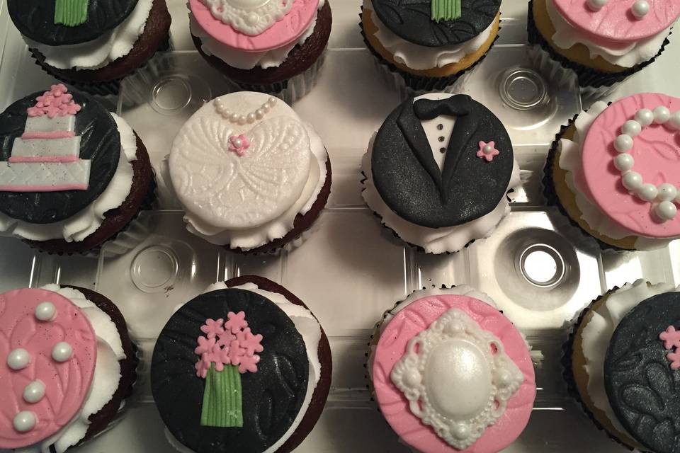Fun cupcakes for an engagement party or a bridal shower!
