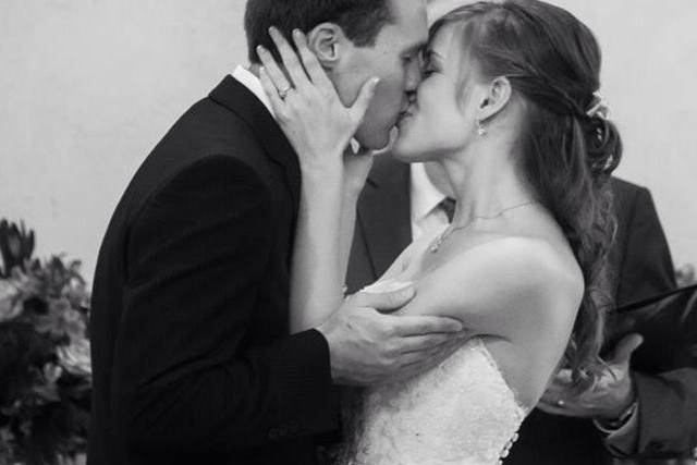 Couple kiss
