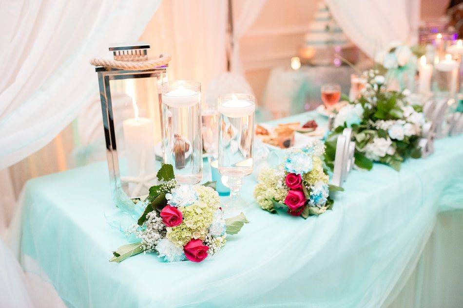 Table arrangement