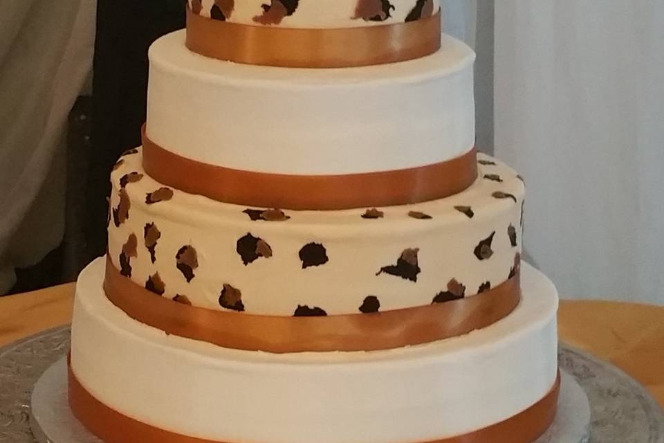 3-Tier Fondant square, bow with bling.