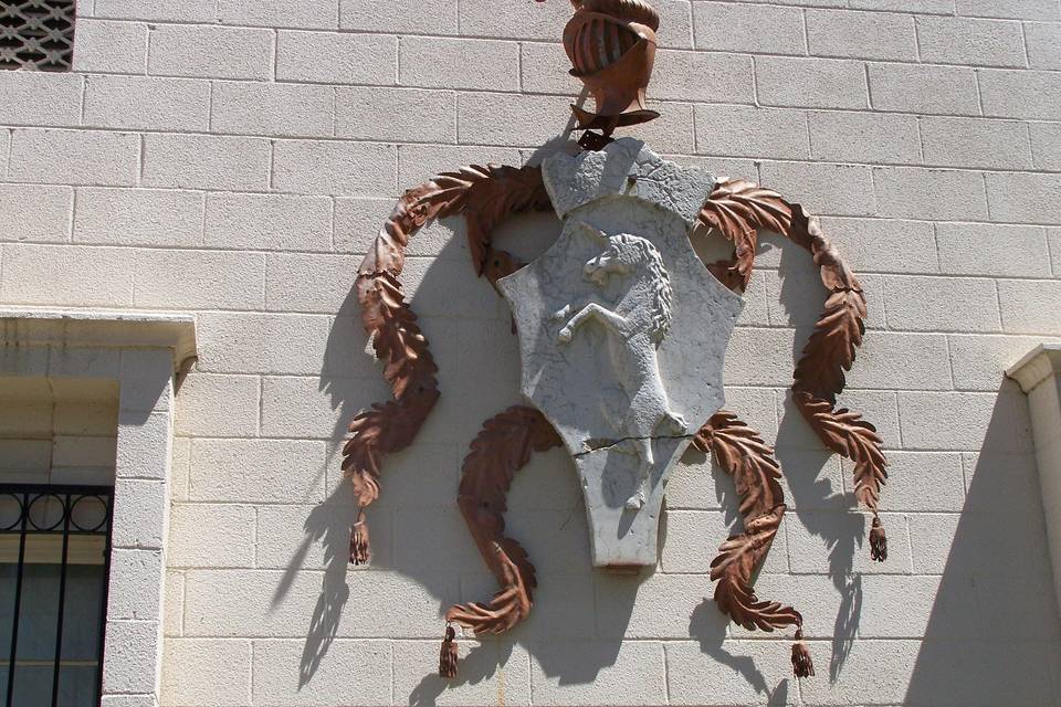 Wall statue