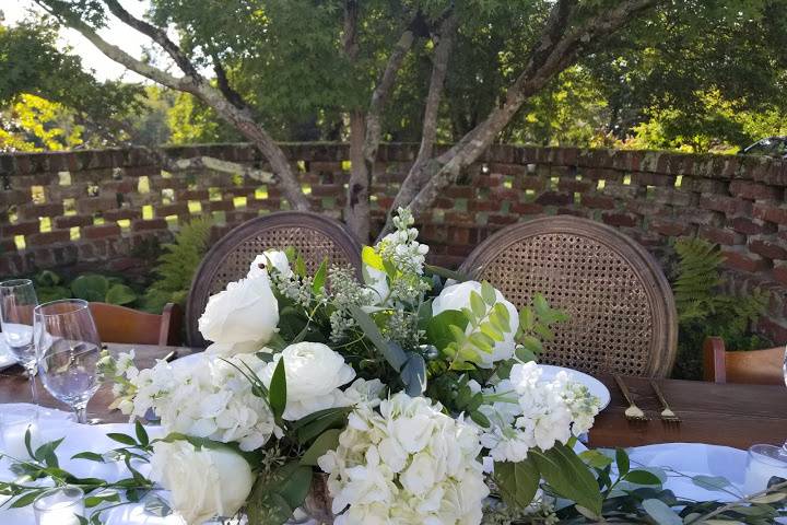 White centerpiece