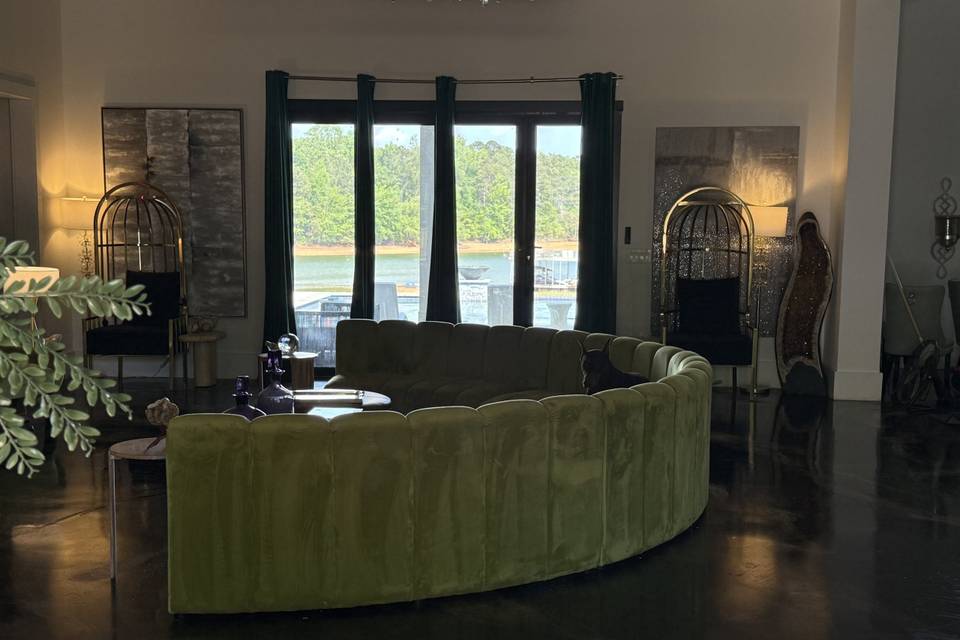 04-living-room-lake-view.jpg