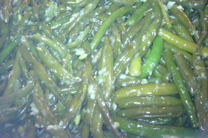 green beans with garlic oil