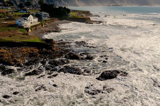 Black Sands Inn