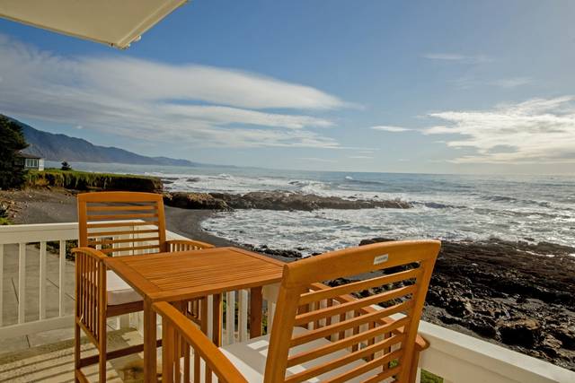 Black Sands Inn