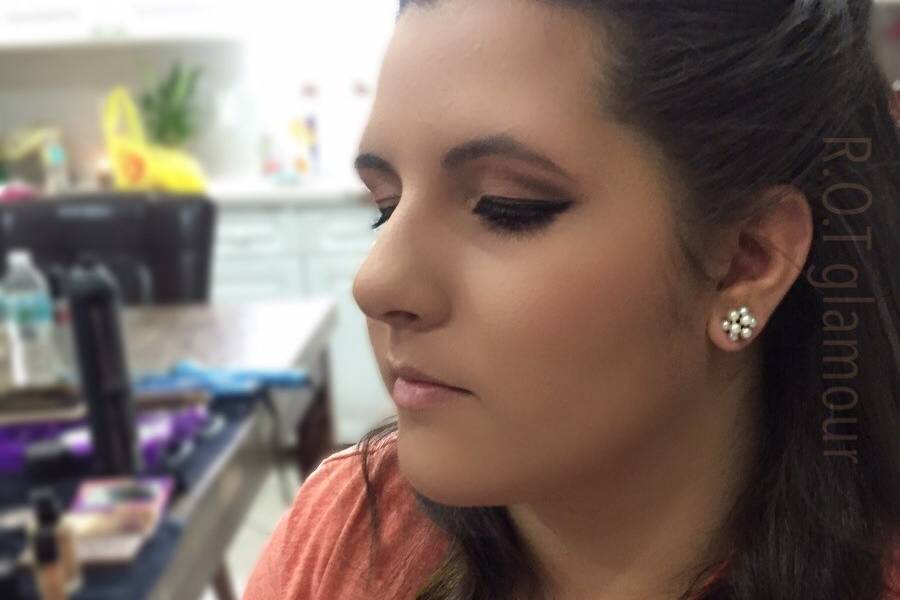 R.O.T Glamour make-up