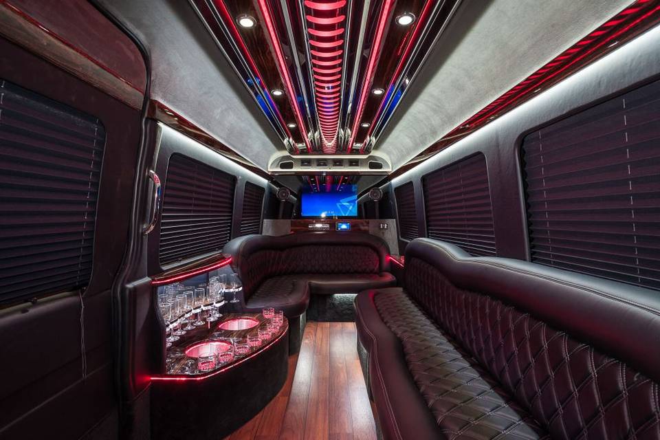 TNT Limousine