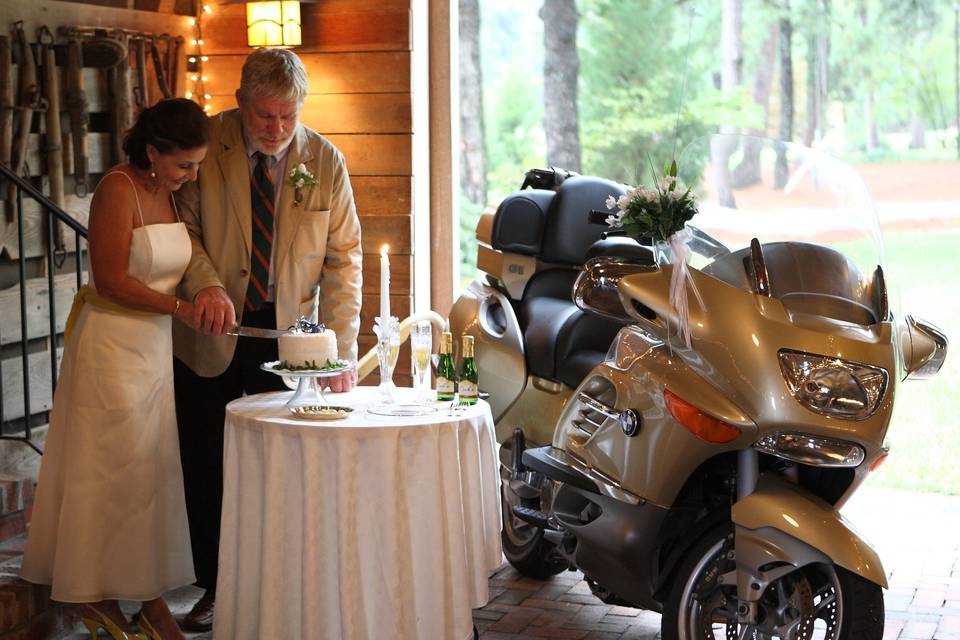 Francis-LJ-cake-BMW_inPixio.jpg