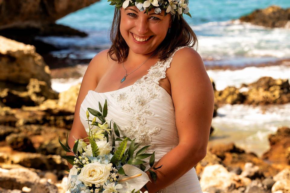 Shipwreck Beach Kauaii, Bride