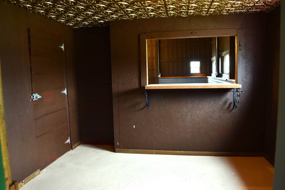 Serving Room