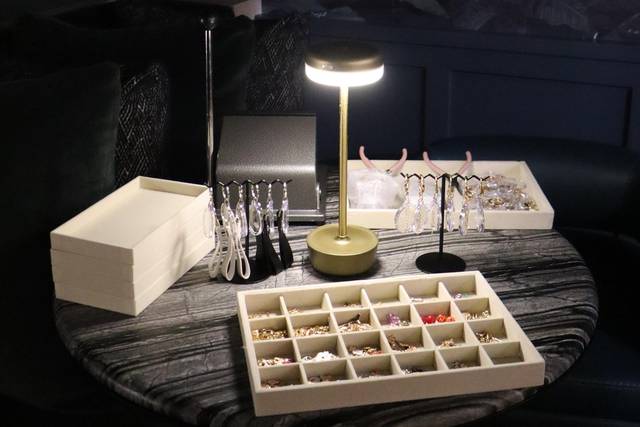 Keychain keepsake station