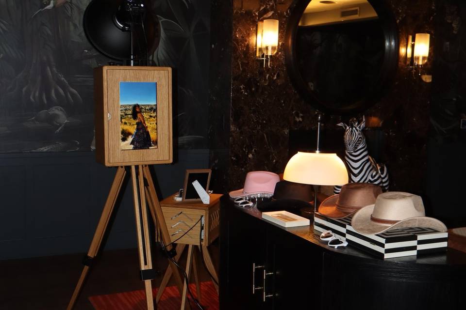 Speakeasy photo booth back