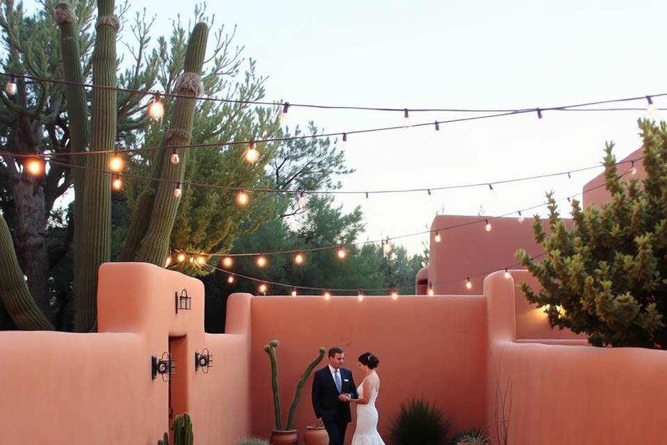 a_desert_courtyard_ceremony.png