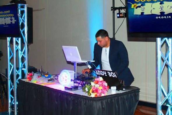 DJ