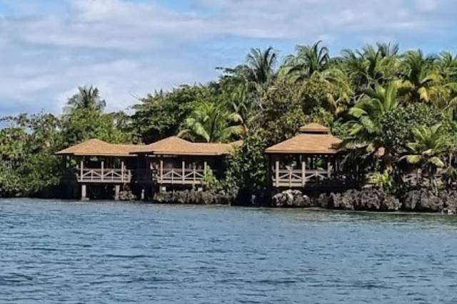 Overwater Bungalows Honduras