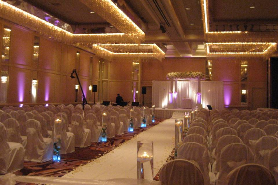 Romantic ceremony decor