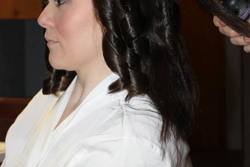Tumbling curls & contour