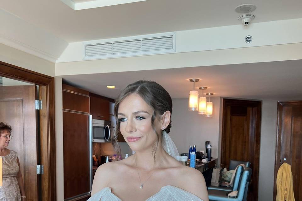 Bridal make-up