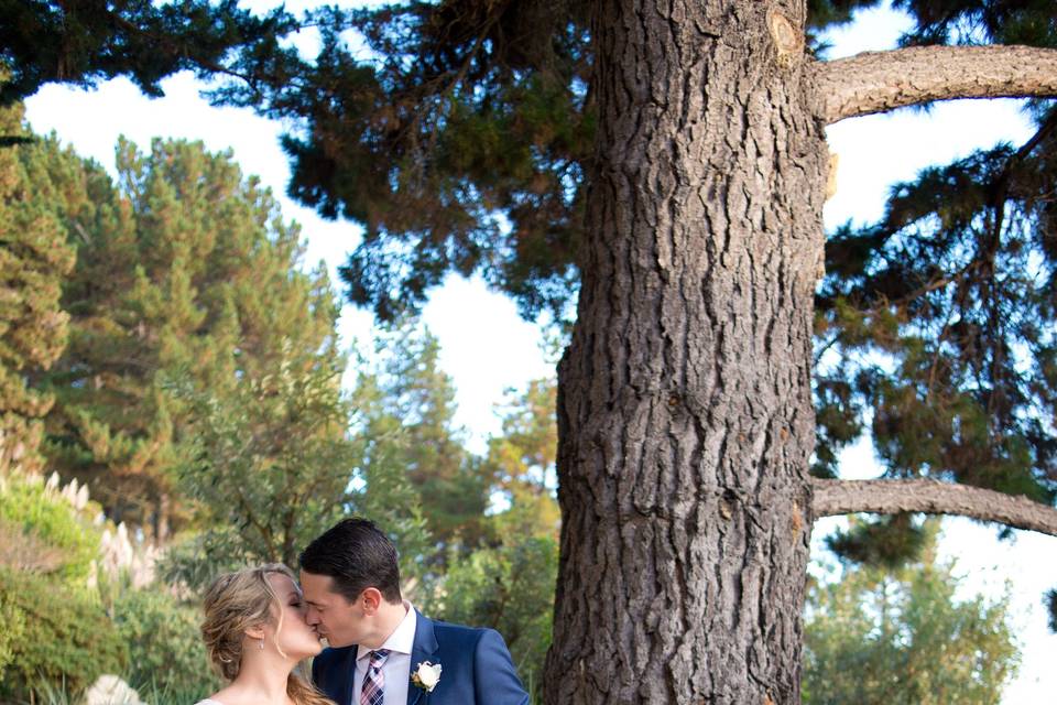 Couple kissing | Sandra Fazzino Photography