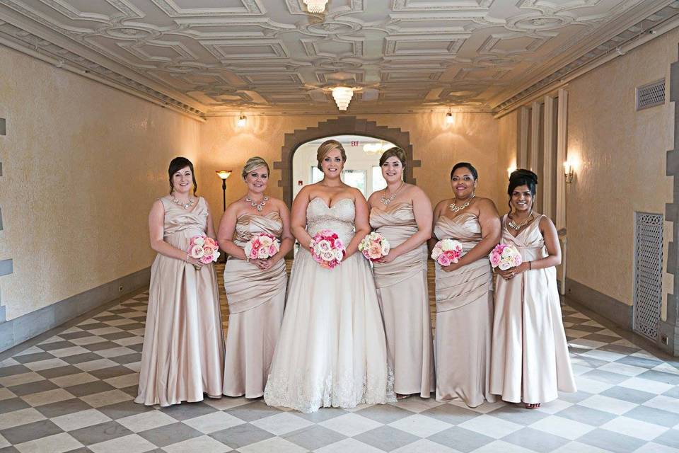 Bride with members of the wedding party
