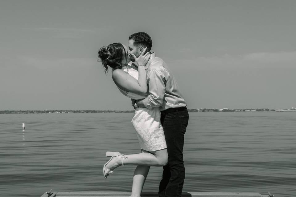 Elopement Kiss