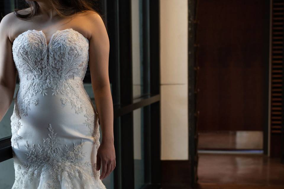 Bride in the Bridge building